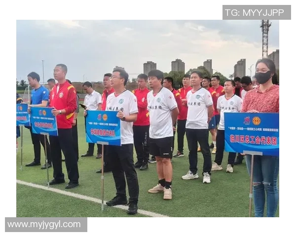 足球明星划船比赛精彩瞬间高清回放尽享运动魅力与团队合作精神